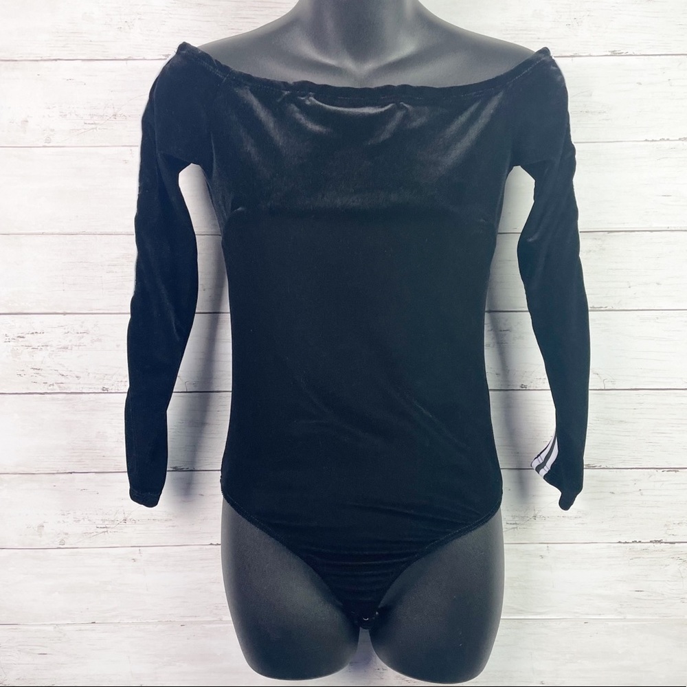 Fashion Nova Black Velvet Off The Shoulder Bodysuit w/ Striped Long Sleeves